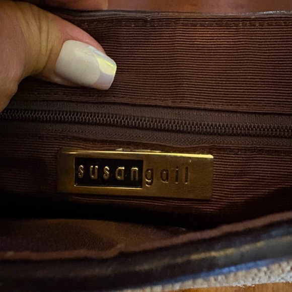 Vintage Susan Gail Straw Crossbody Bag with Black Leather Trim, Gold Hardware - Picture 11 of 13